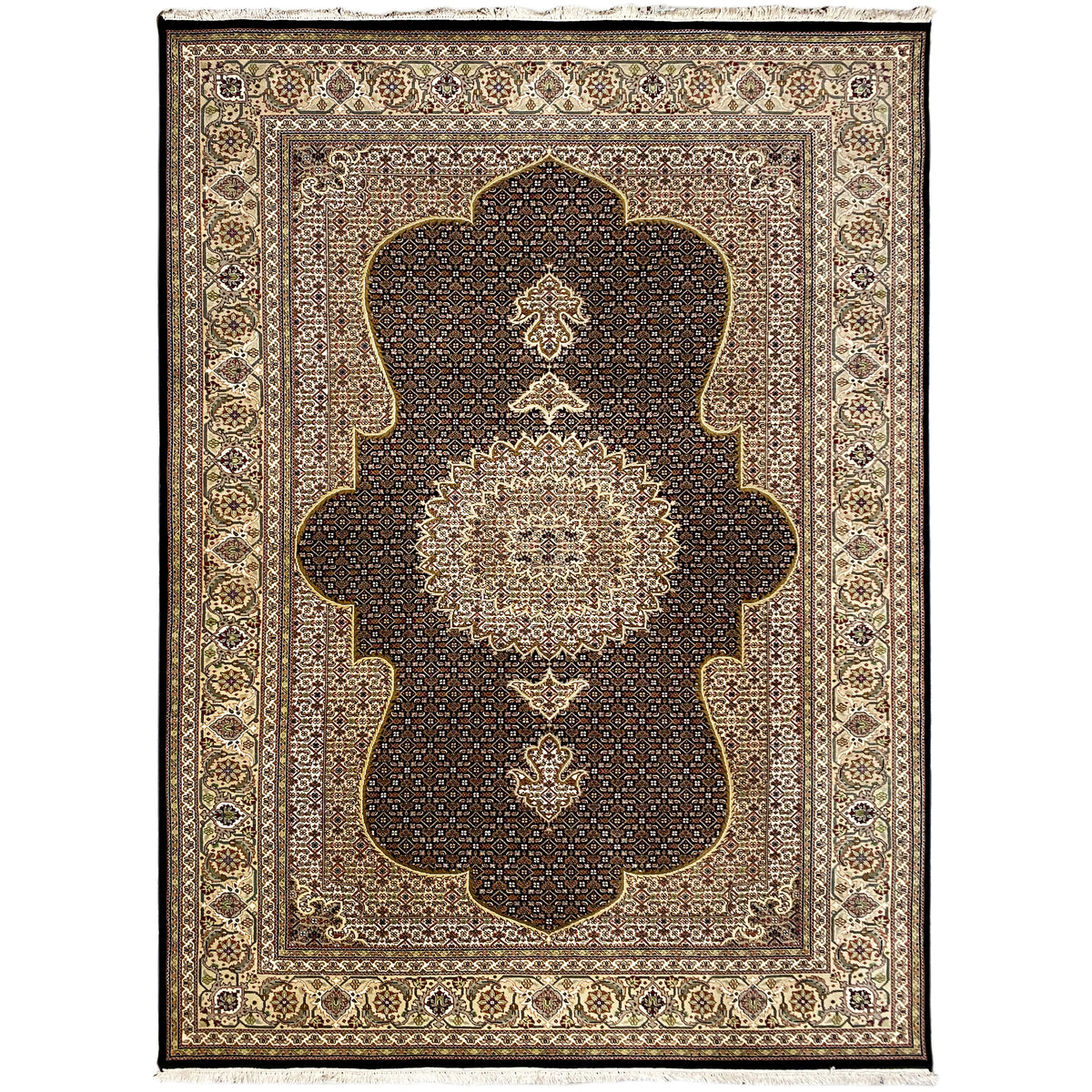 Teppich mit dunkelbraunem Grund und ornamentalem Medaillon, beiger Rahmen, quadratisch