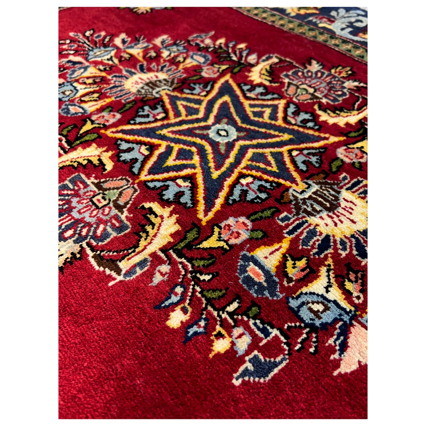 Roter Poshti Teppich 93x66 cm - Premium Poshti Teppich from German Carpet Shop - Just €0! Shop now at German Carpet Shop
