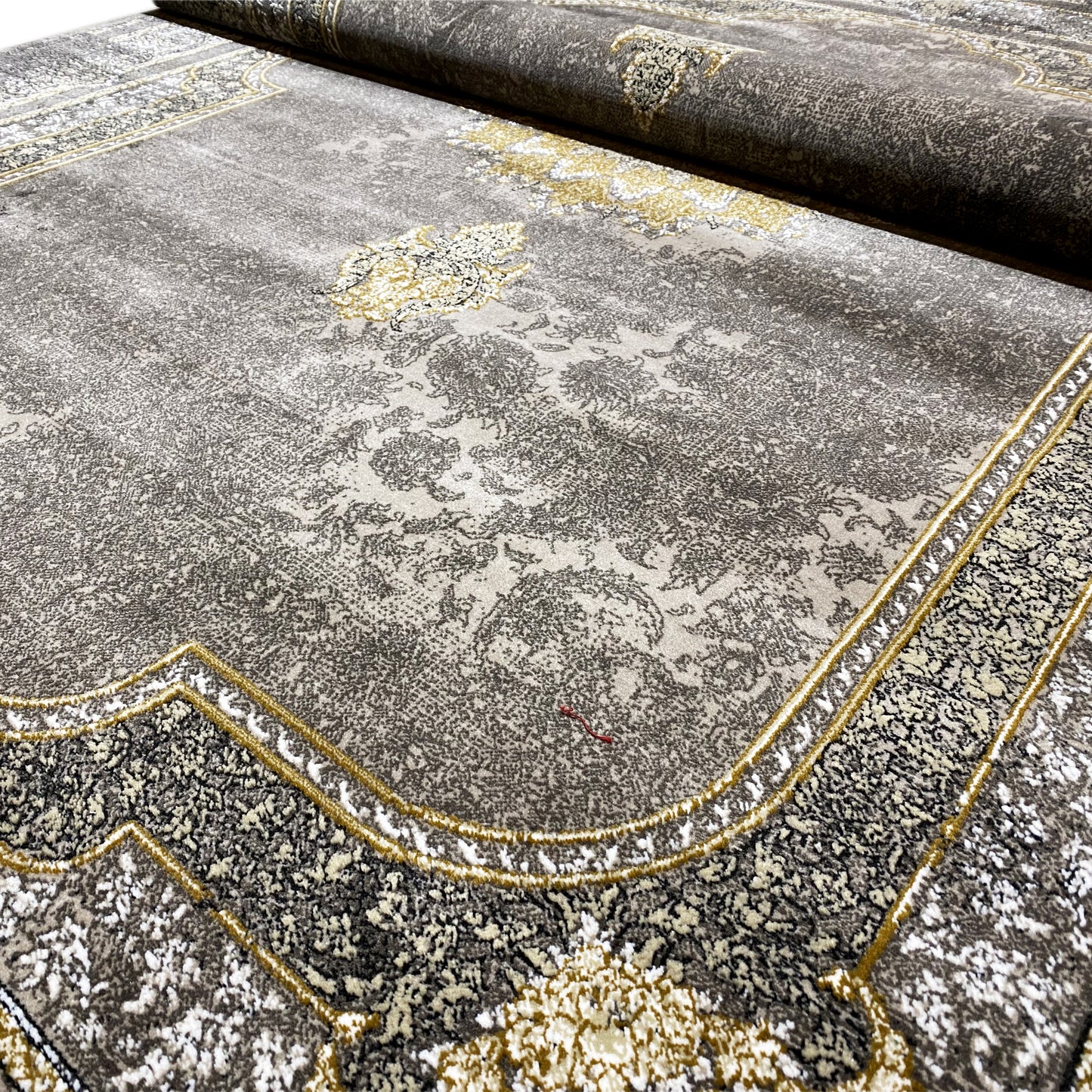 Aged Grandeur 170x240cm