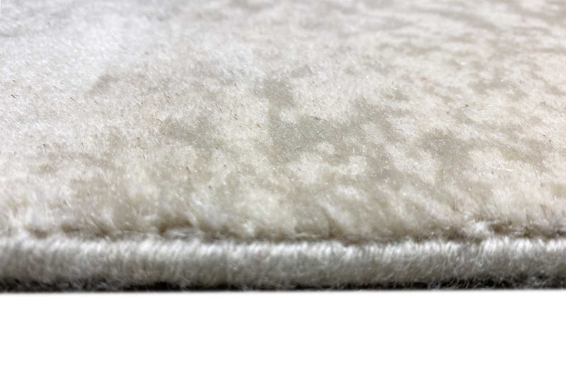 Designer carpet (244x173cm)