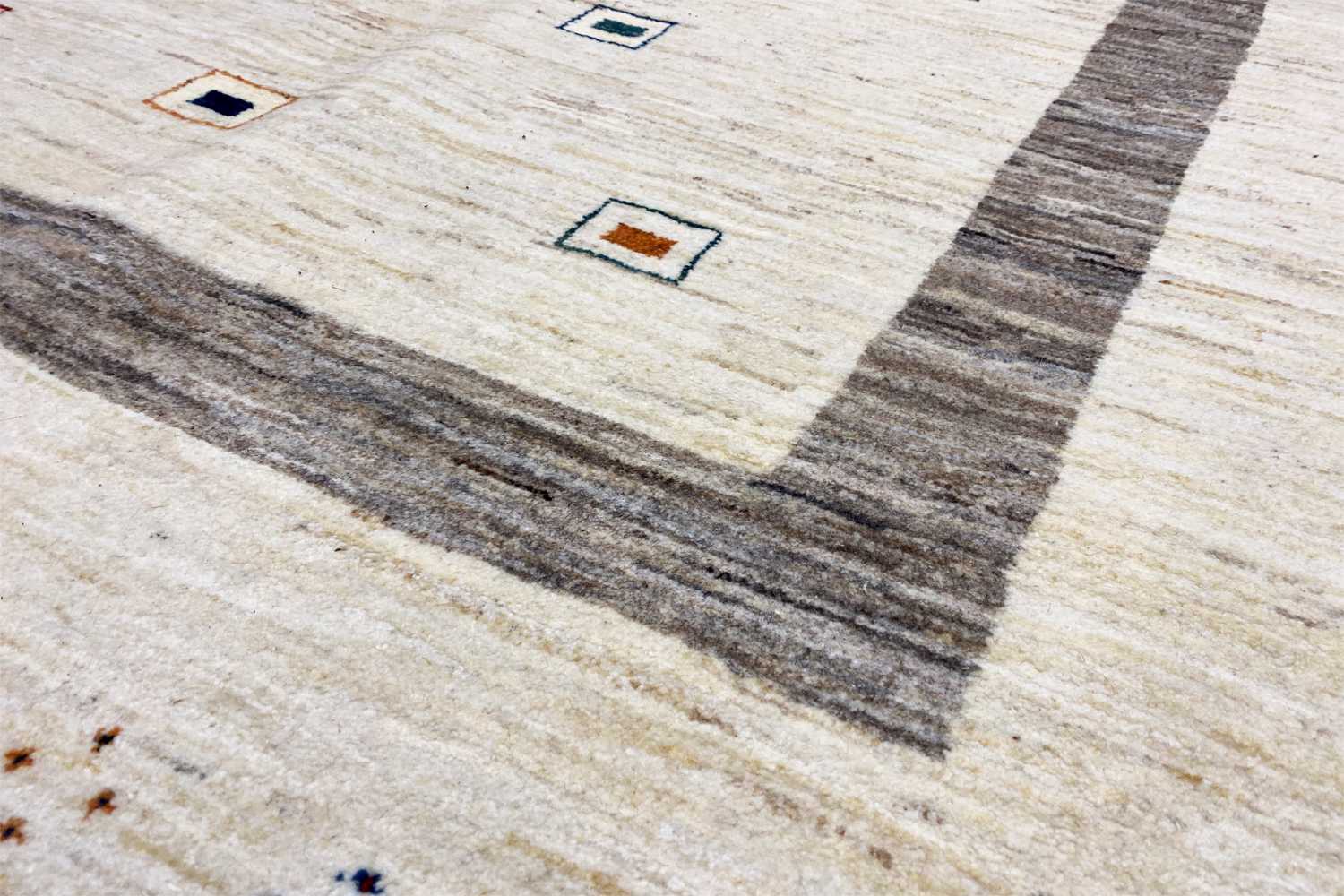 Natürlicher Gabbeh Teppich (170x240 cm / 6x8 ft) - German Carpet Shop