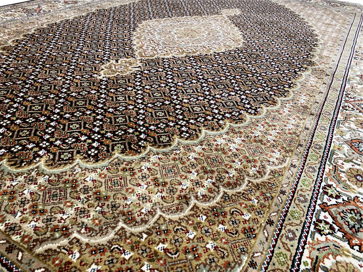 Indo Tabriz Rug - 298x194 cm