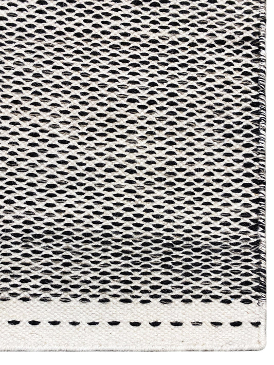 Black Kelim Rug - 160x230 cm