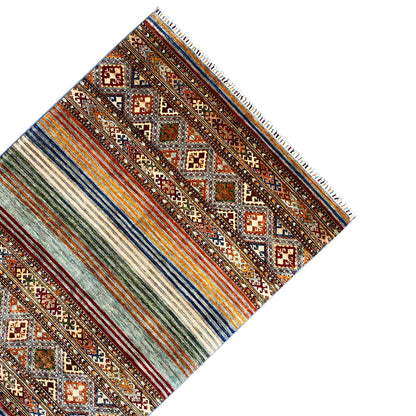 Khorjin Teppich - Lebhafte Streifen & Rautenmotive, 201x157 cm - German Carpet Shop