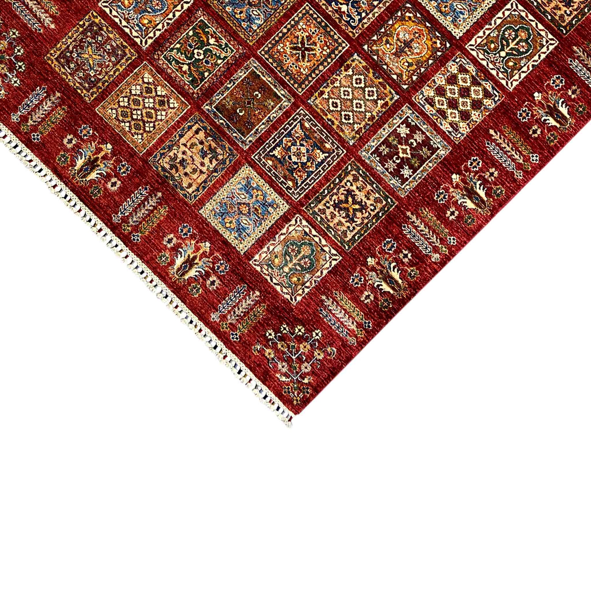 Khorjin Teppich - Rotes Paneeldesign, Komplizierte Motive, 214x160 cm - German Carpet Shop