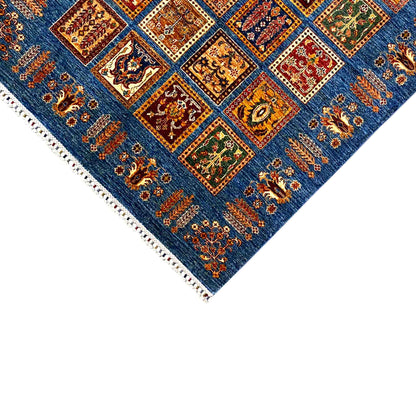 Khorjin Teppich - Blaues Paneeldesign, Komplizierte Motive, 207x161 cm - German Carpet Shop