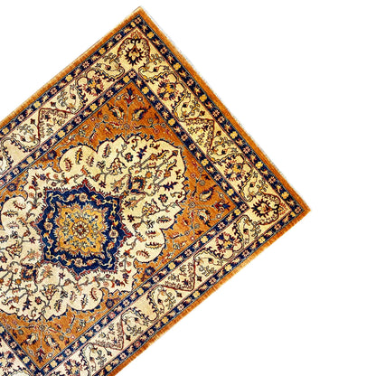 Khorjin-Teppich - Medaillon- und Blumendesign, 208x152 cm - German Carpet Shop