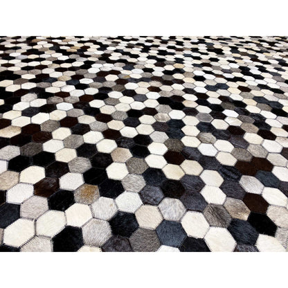 Hexagonaler Kalbsleder Teppich 243x156 cm - German Carpet Shop