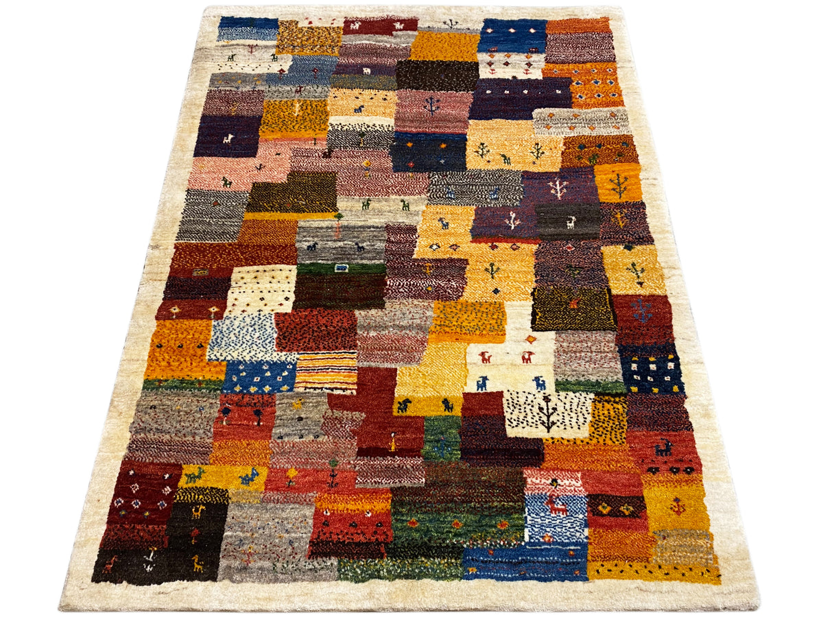 Gabbeh Luri-Teppich 145x105 cm rechteckig mit Patchwork-Quadraten in mehreren Farben
