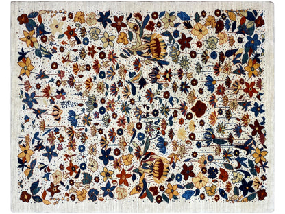 Rechteckiger Teppich mit dichtem mehrfarbigem Blumen- und Ornamente-Motiv, heller Flor