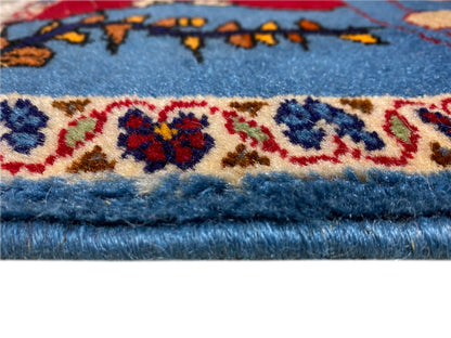 Poshti rug 65x63 cm close-up at the edge: border and white fringes