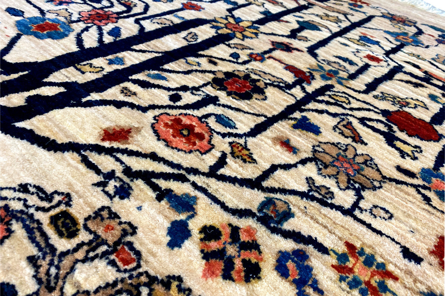 Qashqai Exklusiv 19944 - (102x96cm) - German Carpet Shop