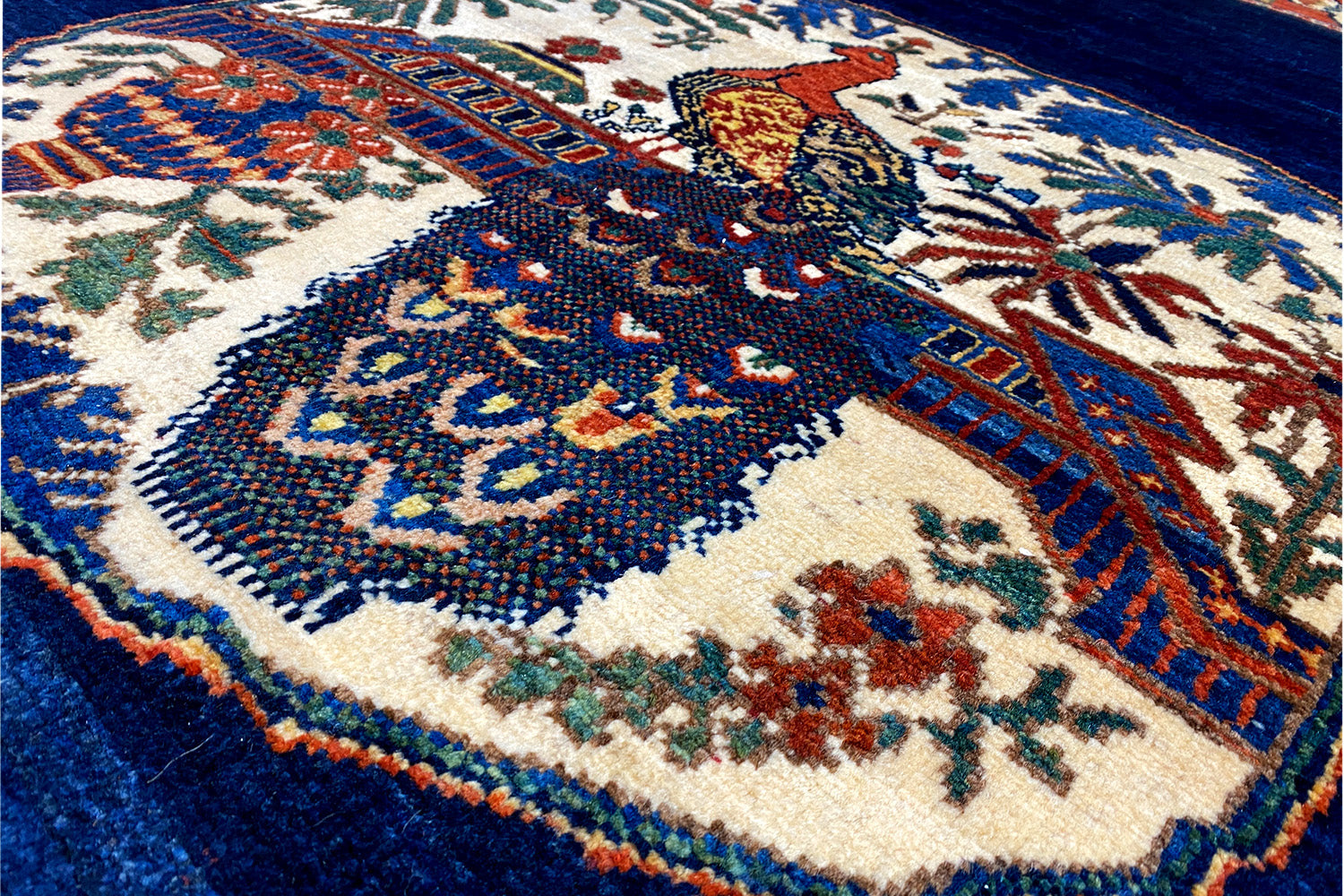 Qashqai Exklusiv (178x143cm) - German Carpet Shop