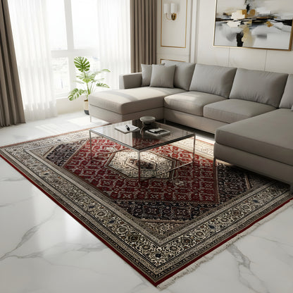 Wohnzimmer Klassischer roter Bidjar Perserteppich mit floralen Ornamenten und Medaillon