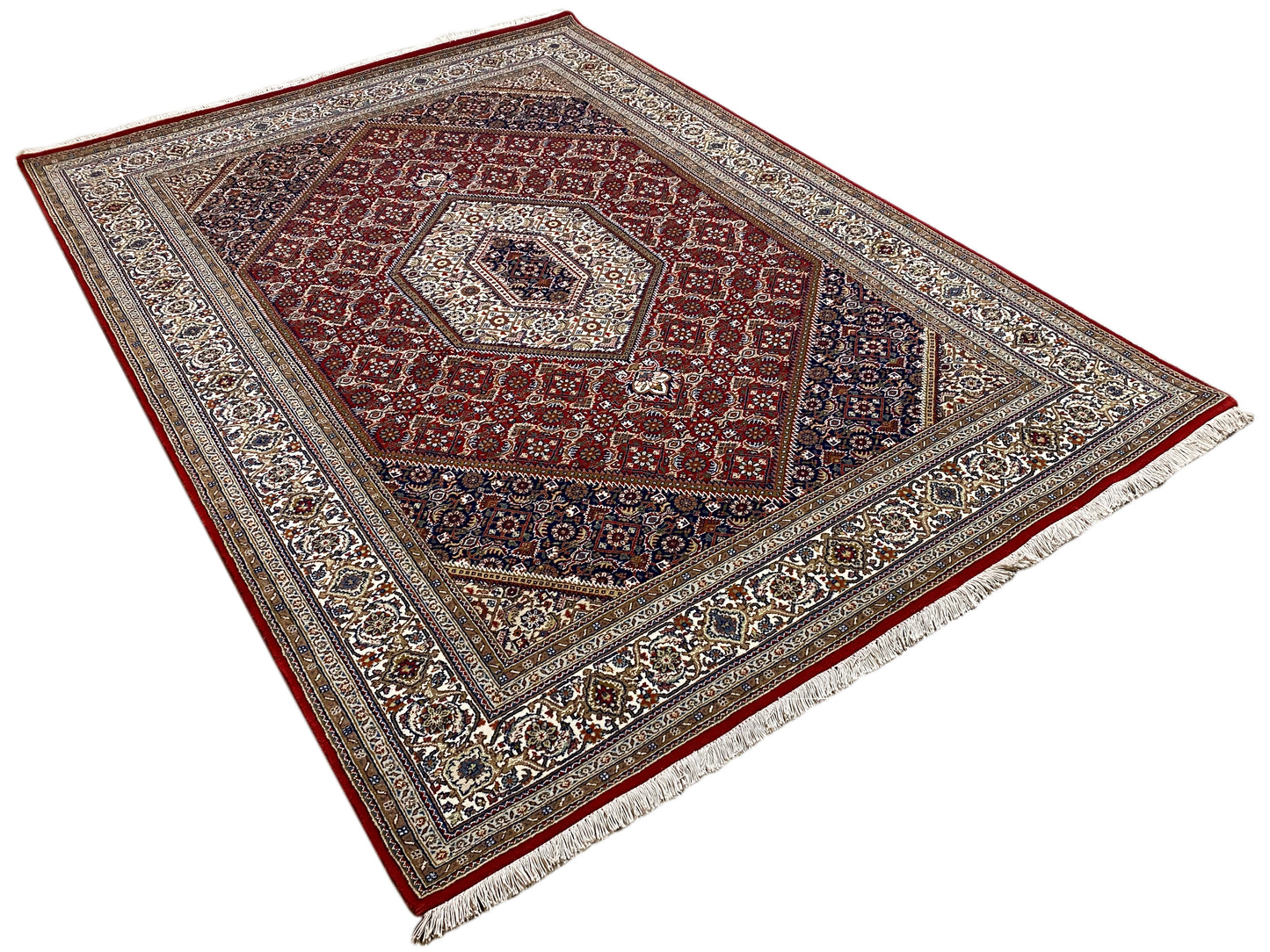 Orientteppich Bidjar 243x171 cm, feines Medaillonmuster in Rot-Creme