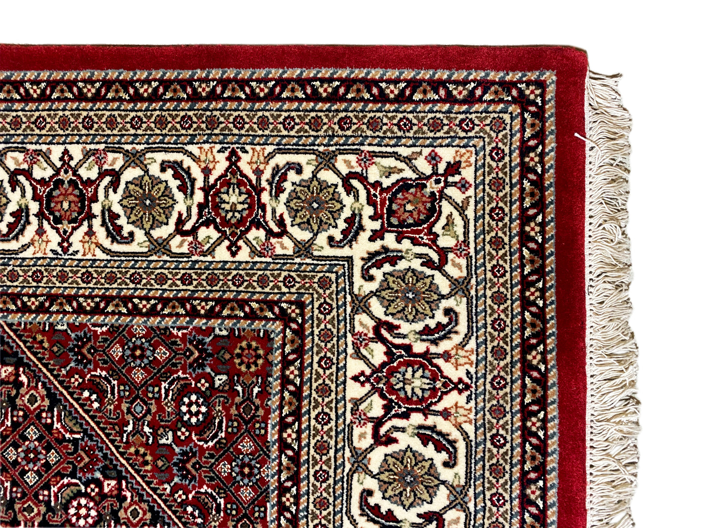 Roter Bidjar Teppich mit zentralem Medaillon und Bordüre