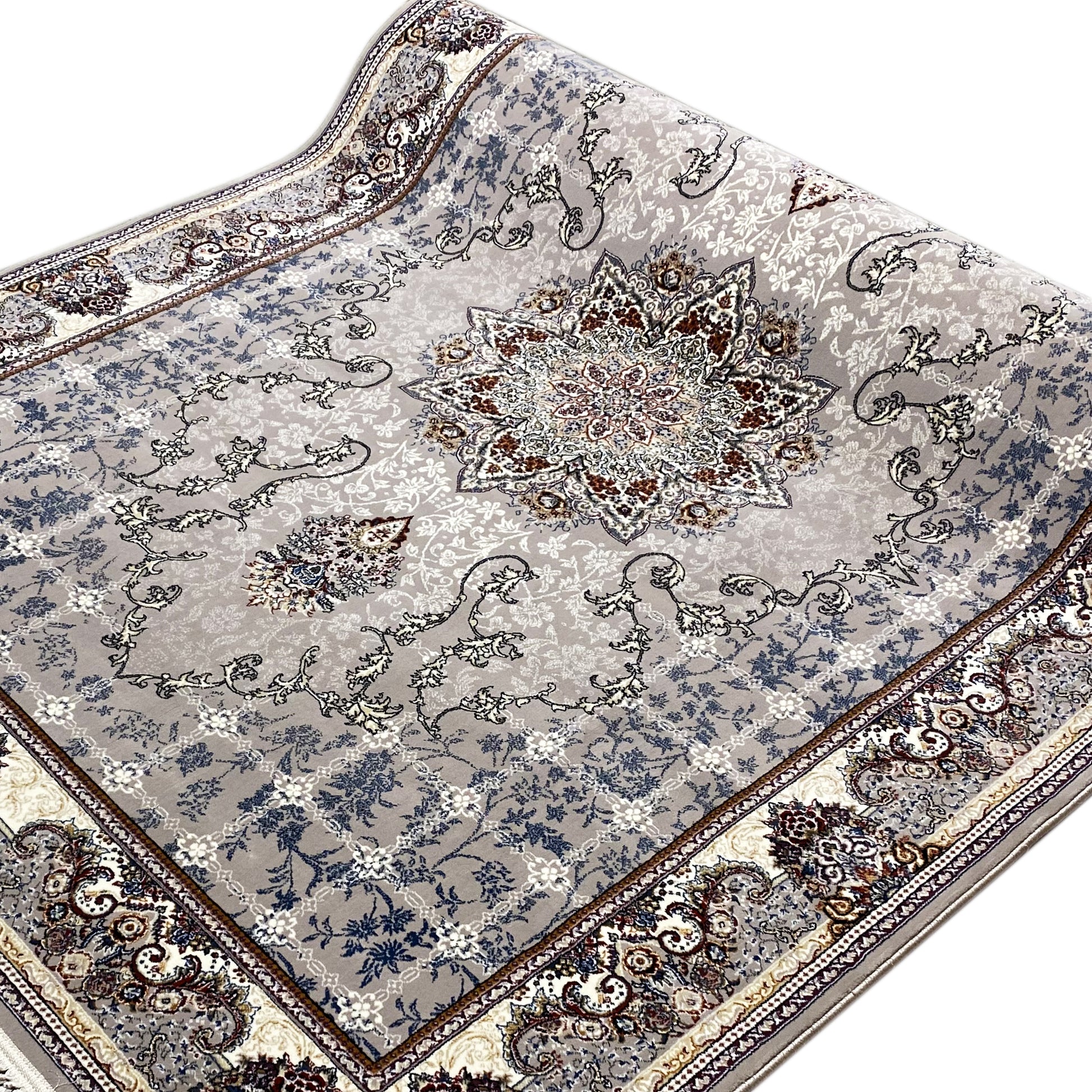 Klassischer traditioneller Teppich mit floralem Muster in Beige und Grau, perfekt für den Essbereich