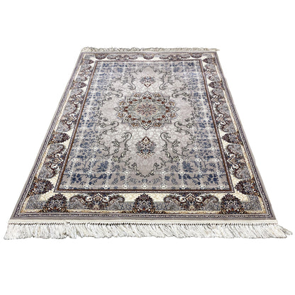 Orientalischer Teppich in Beige und Grau mit Medaillon und Bordüre für das Wohnzimmer