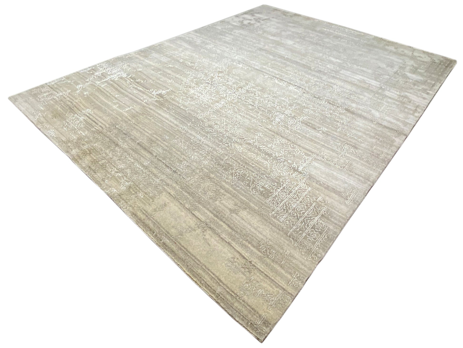 Großer moderner Wohnzimmerteppich in warmen Naturtönen