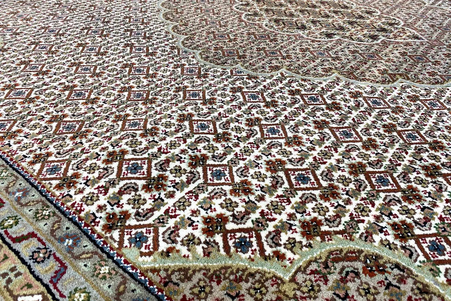 Indo Täbriz Teppich - (355x250cm) - German Carpet Shop