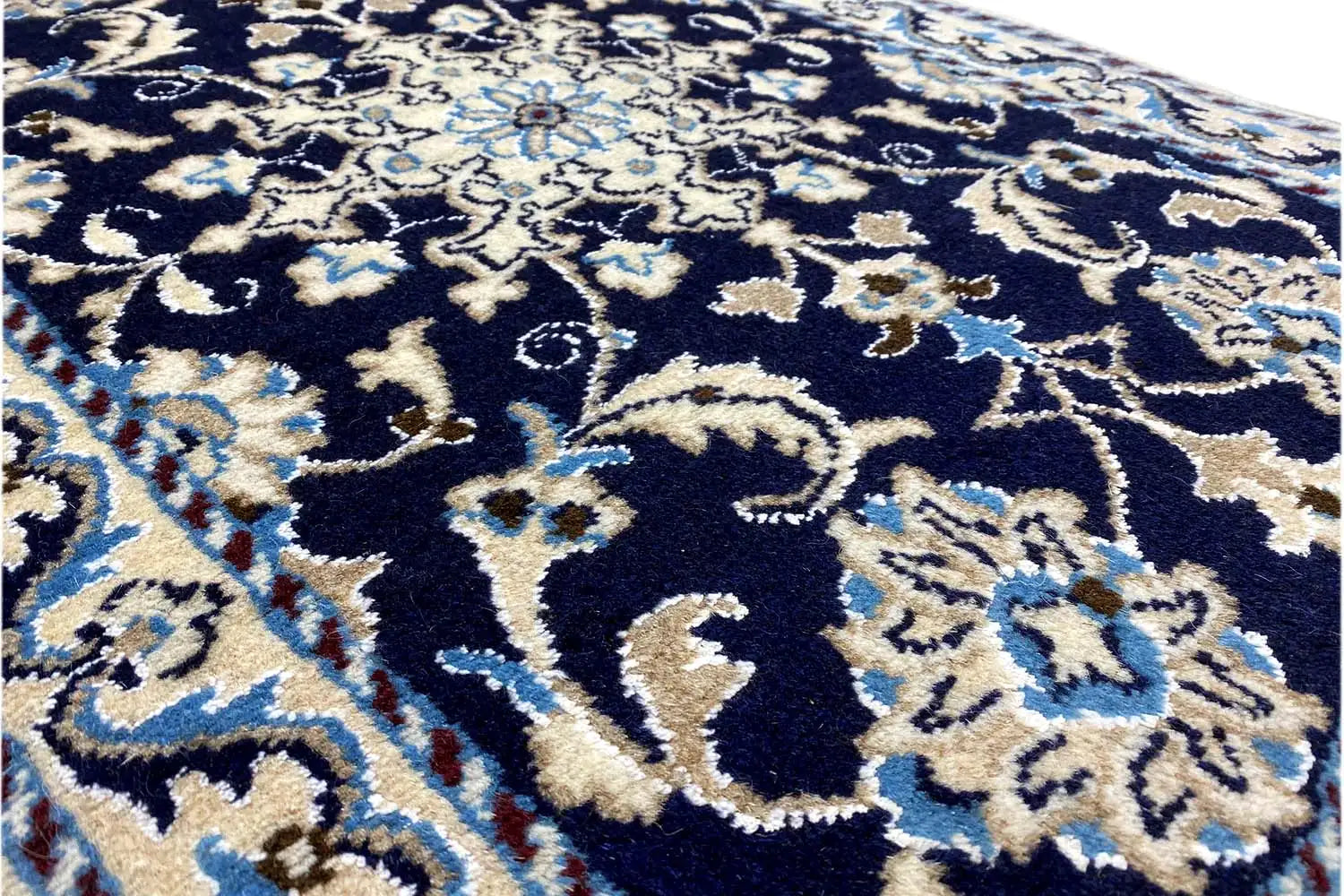 Nain (88x59cm) - German Carpet Shop