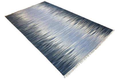 Blauer Ombré Kelim Dhurrie Teppich 160x230 cm - German Carpet Shop