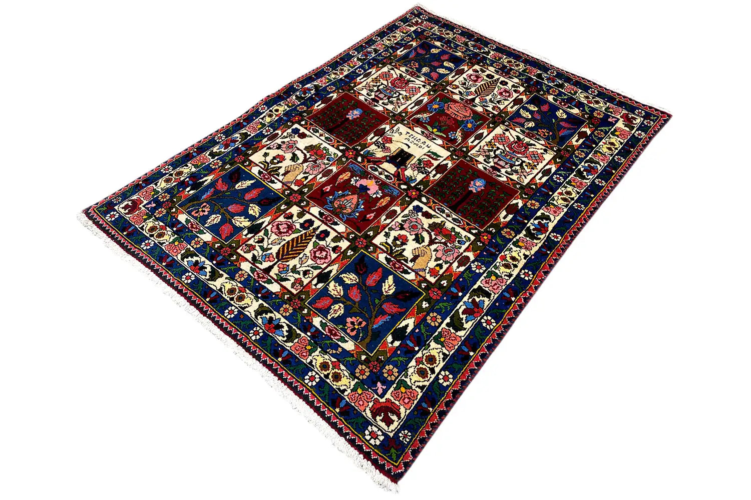 Bakhtiari - (137x102 cm) - German Carpet Shop