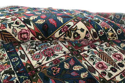 Bakhtiari - (137x102 cm) - German Carpet Shop