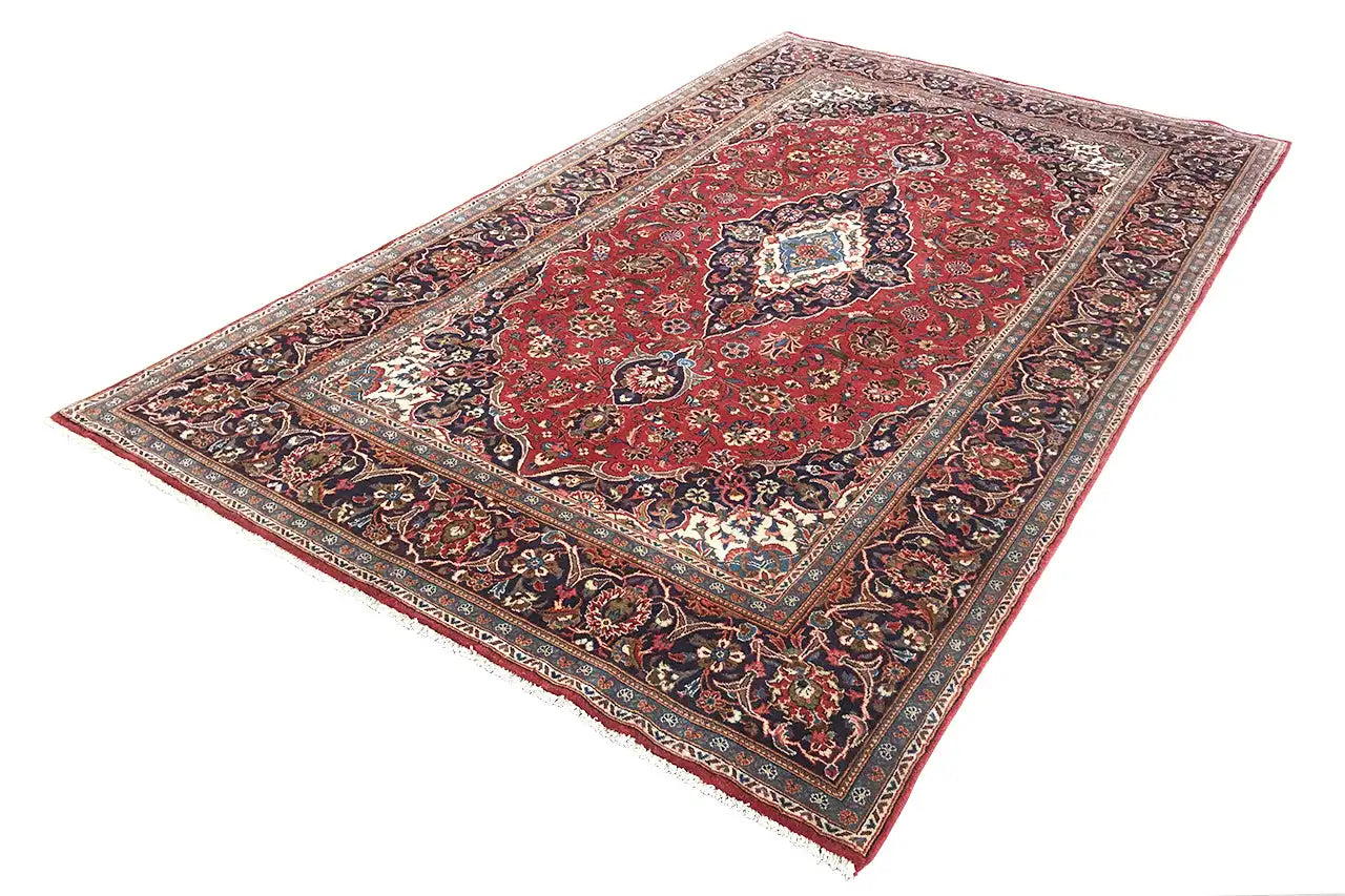 Keshan - Rot (325x197 cm) - German Carpet Shop