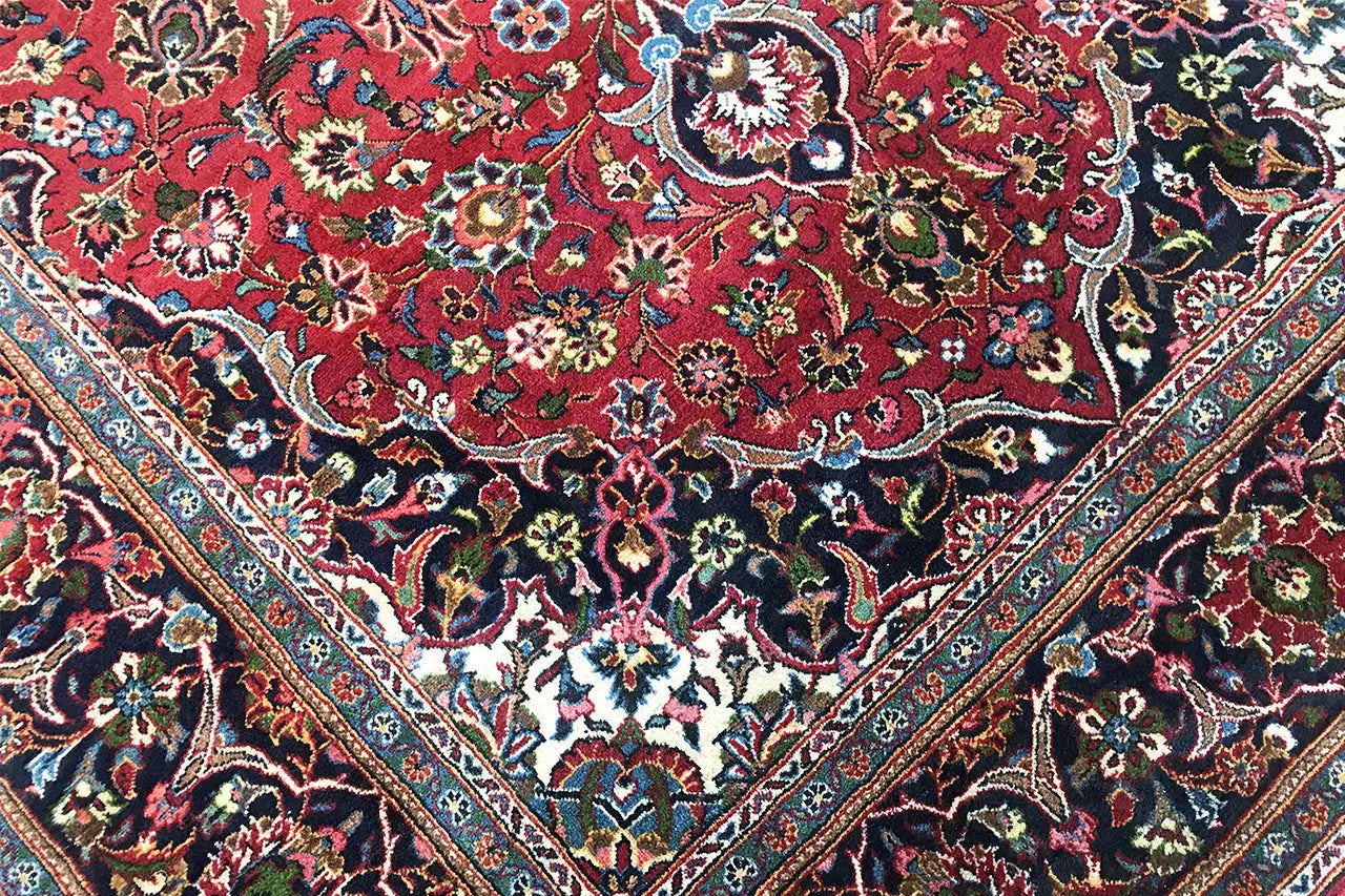 Keshan - Rot (325x197 cm) - German Carpet Shop