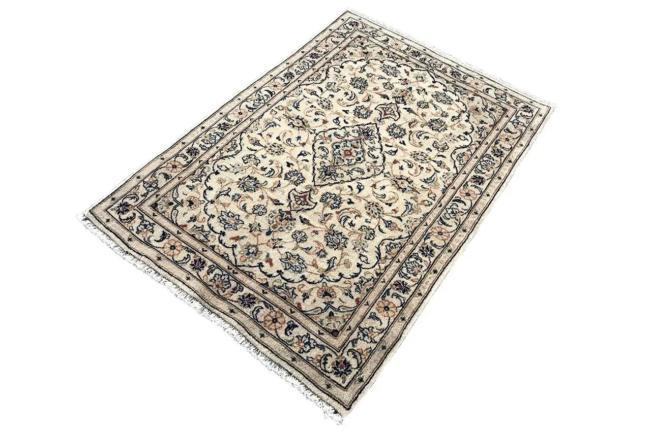 Keshan - Beige (148x98 cm) - German Carpet Shop