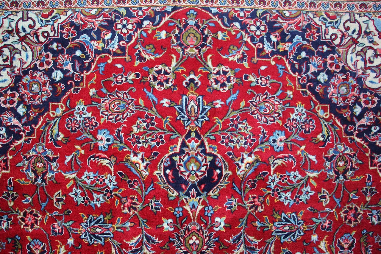 Keshan - Rot (361x250 cm) - German Carpet Shop