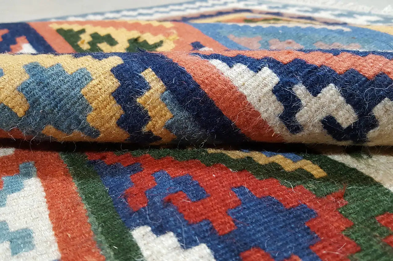  Kilim Qashqai  - 301885 (226x155 cm) - Premium Kelim from German Carpet Shop - Just €350! Shop now at German Carpet Shop